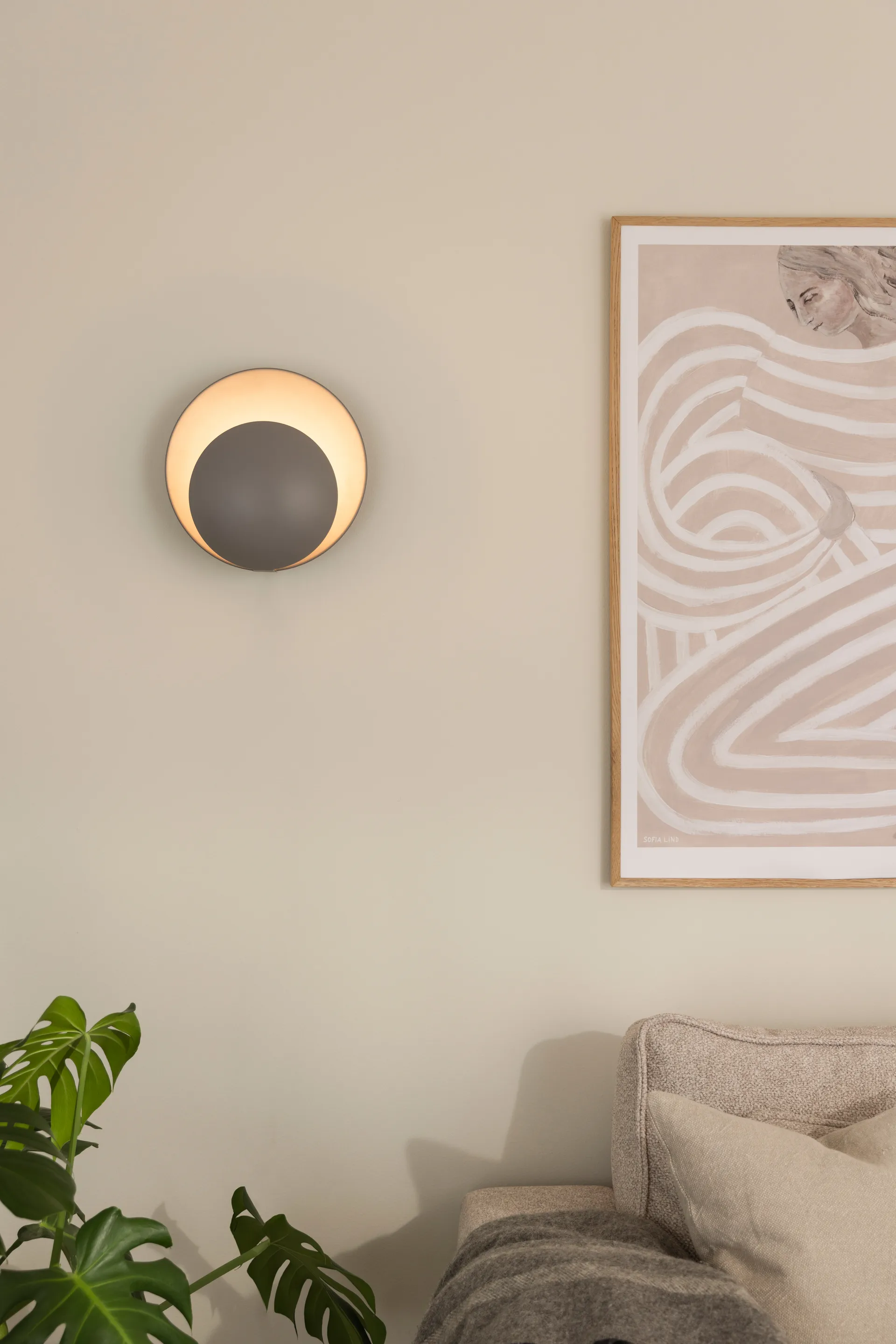 Orbit wall lamp, Grey Globen Lighting