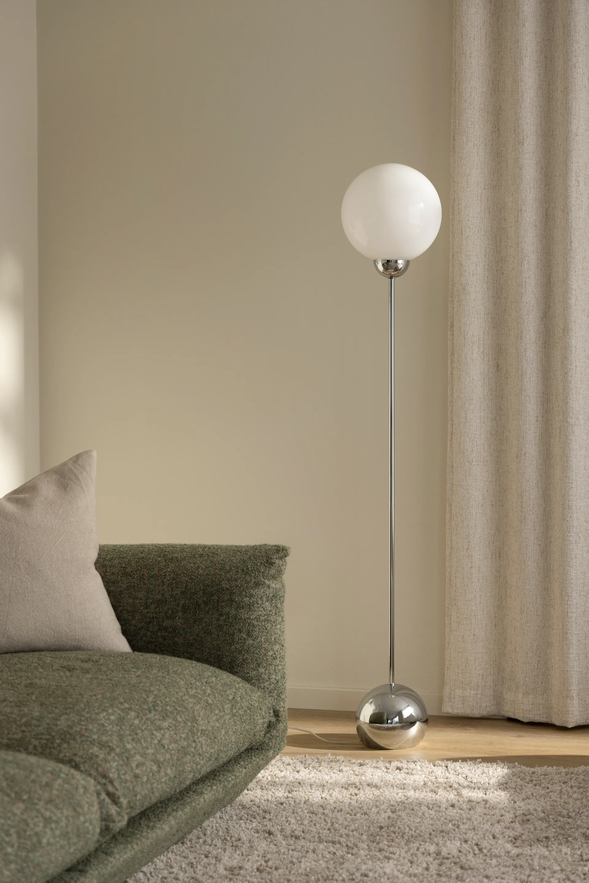 Ripley floor lamp, Chrome Globen Lighting