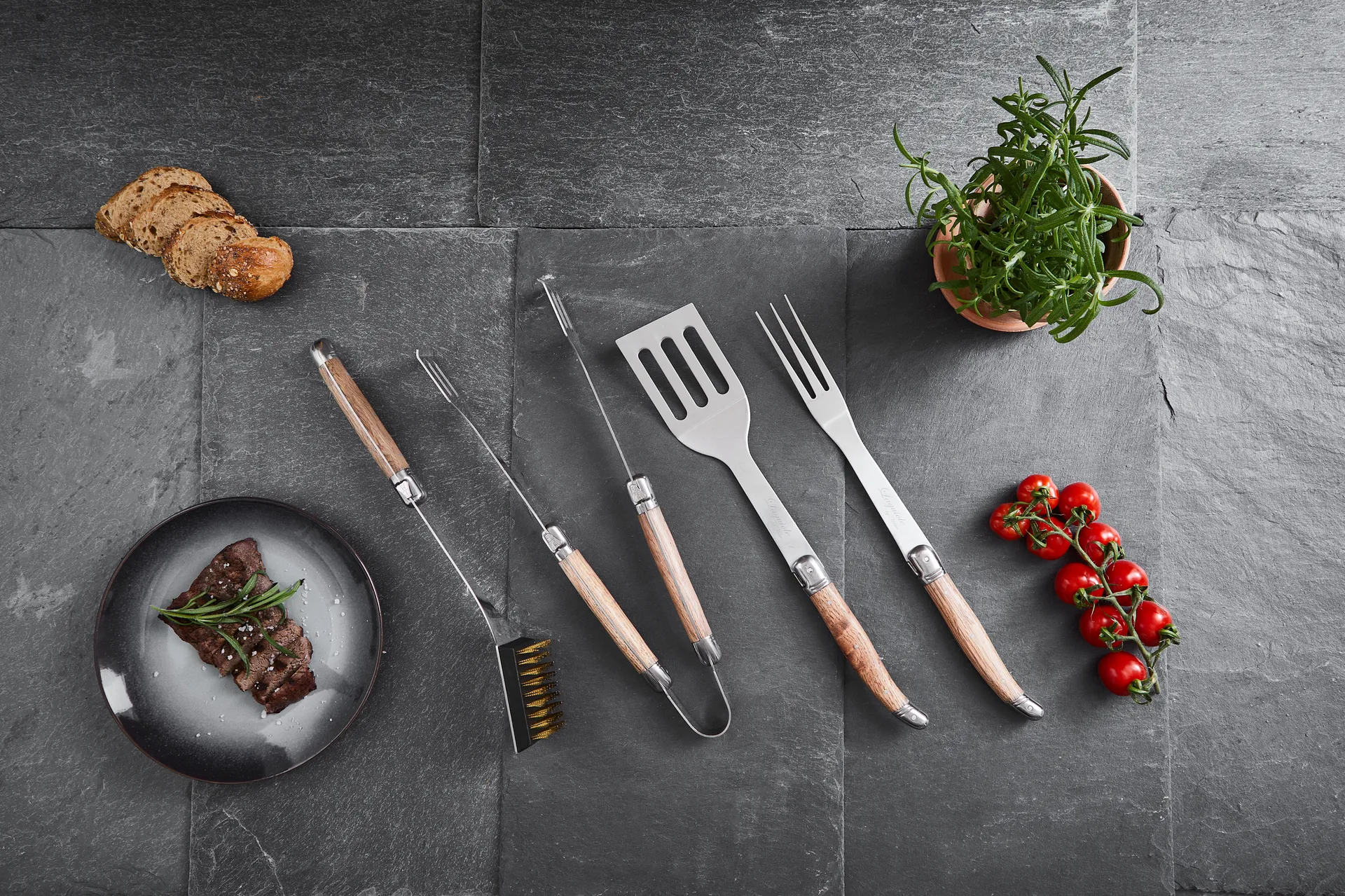 Laguiole By Hâws BBQ grill set 4-piece, Oak Hâws