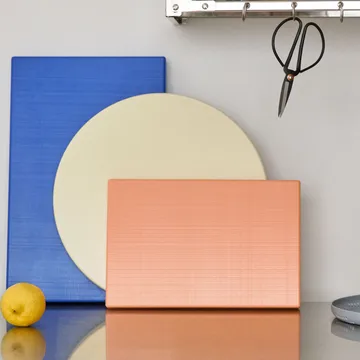 Chopping Board M 20x30 cm - peach - HAY