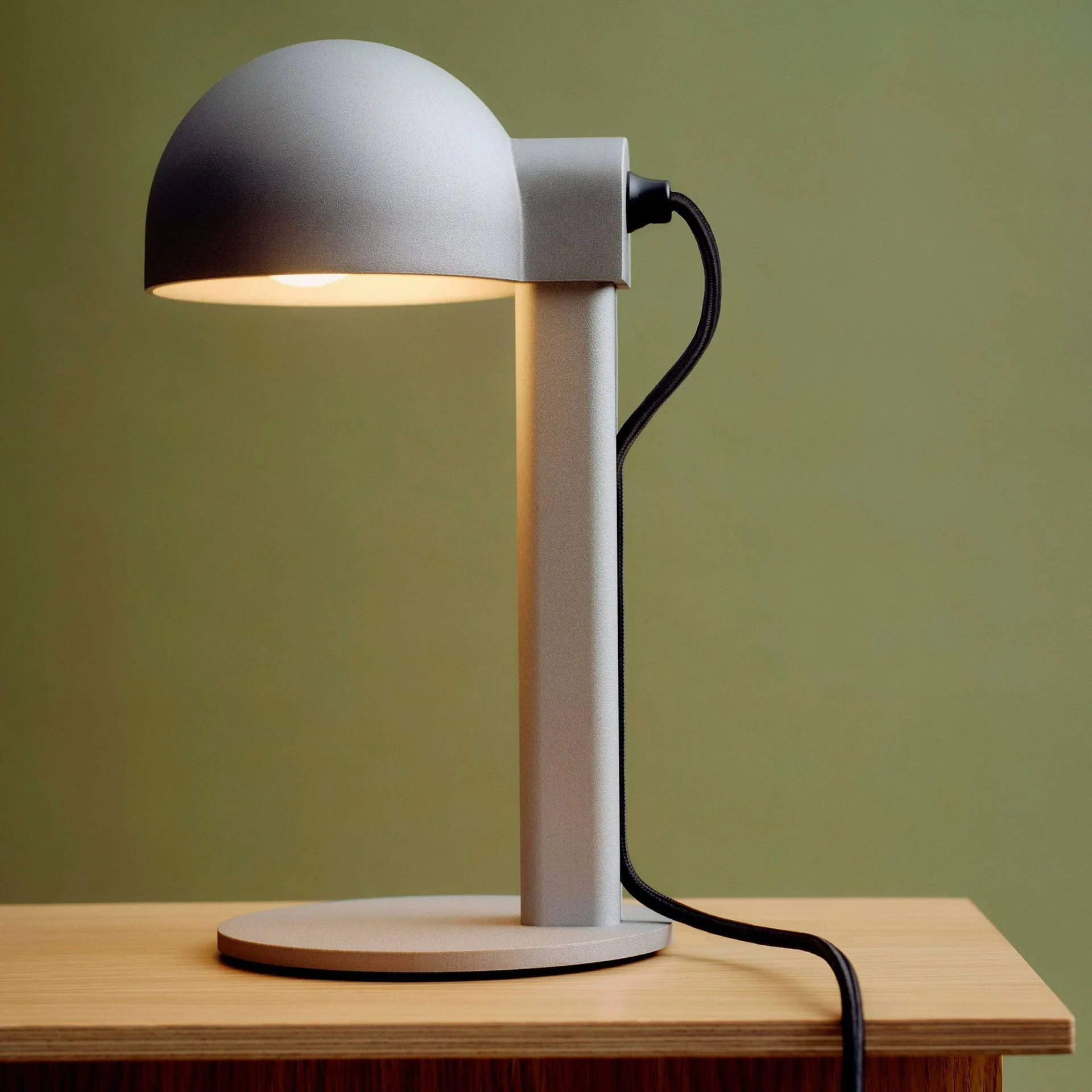 Posto table lamp, Silver grey HAY