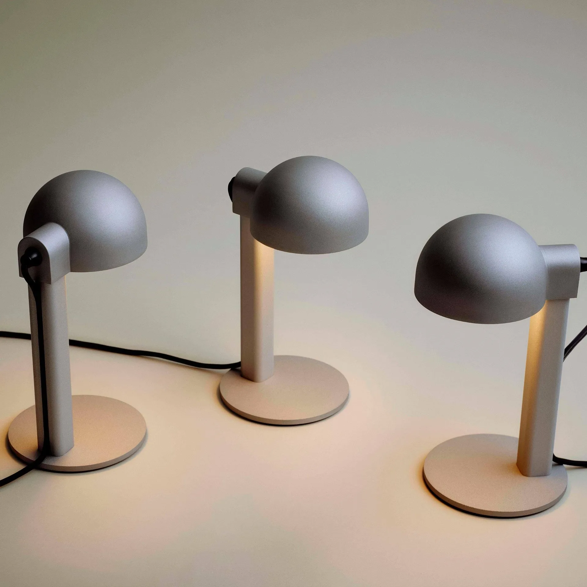 Posto table lamp, Silver grey HAY