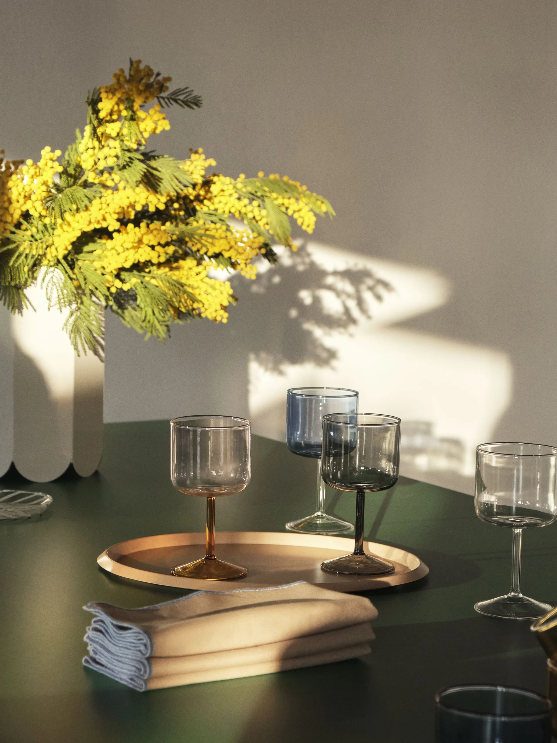 Tint wine glass 25 cl 2-pack, Pink-yellow HAY