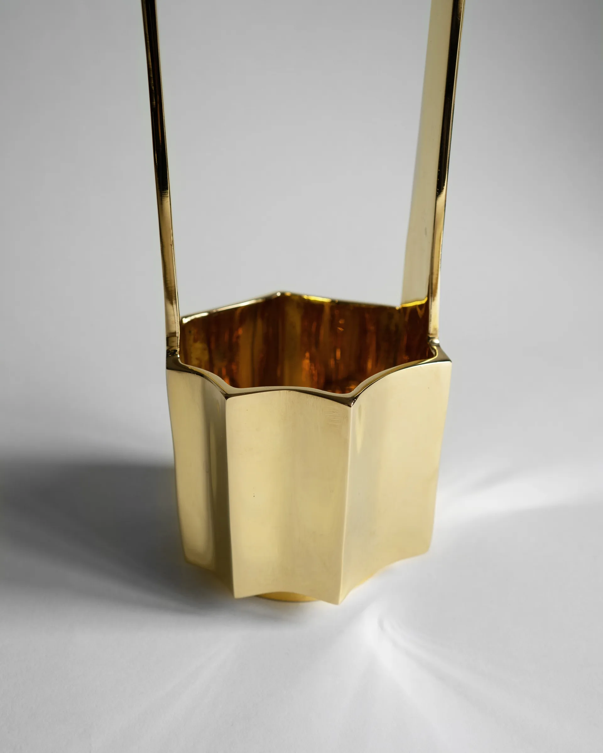 Ikebana vase 30 cm, Brass Hein Studio