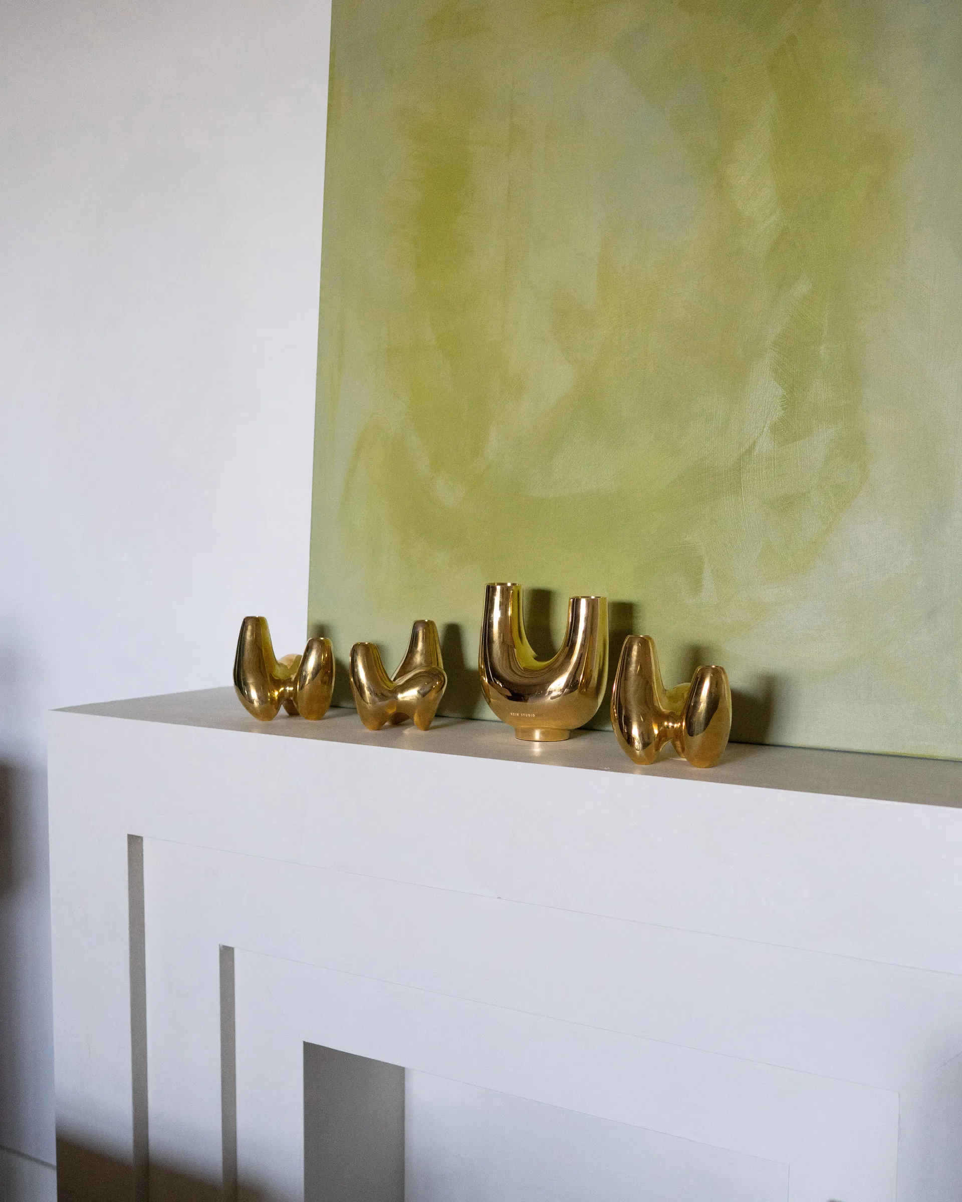 Kazumi vase, Brass Hein Studio