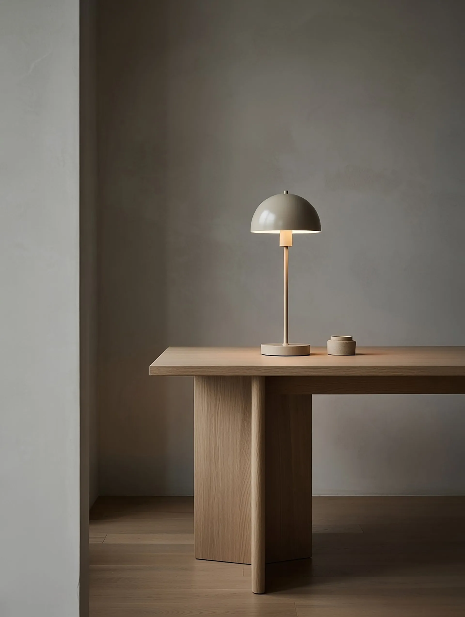 Vienda table lamp, Putty grey Herstal