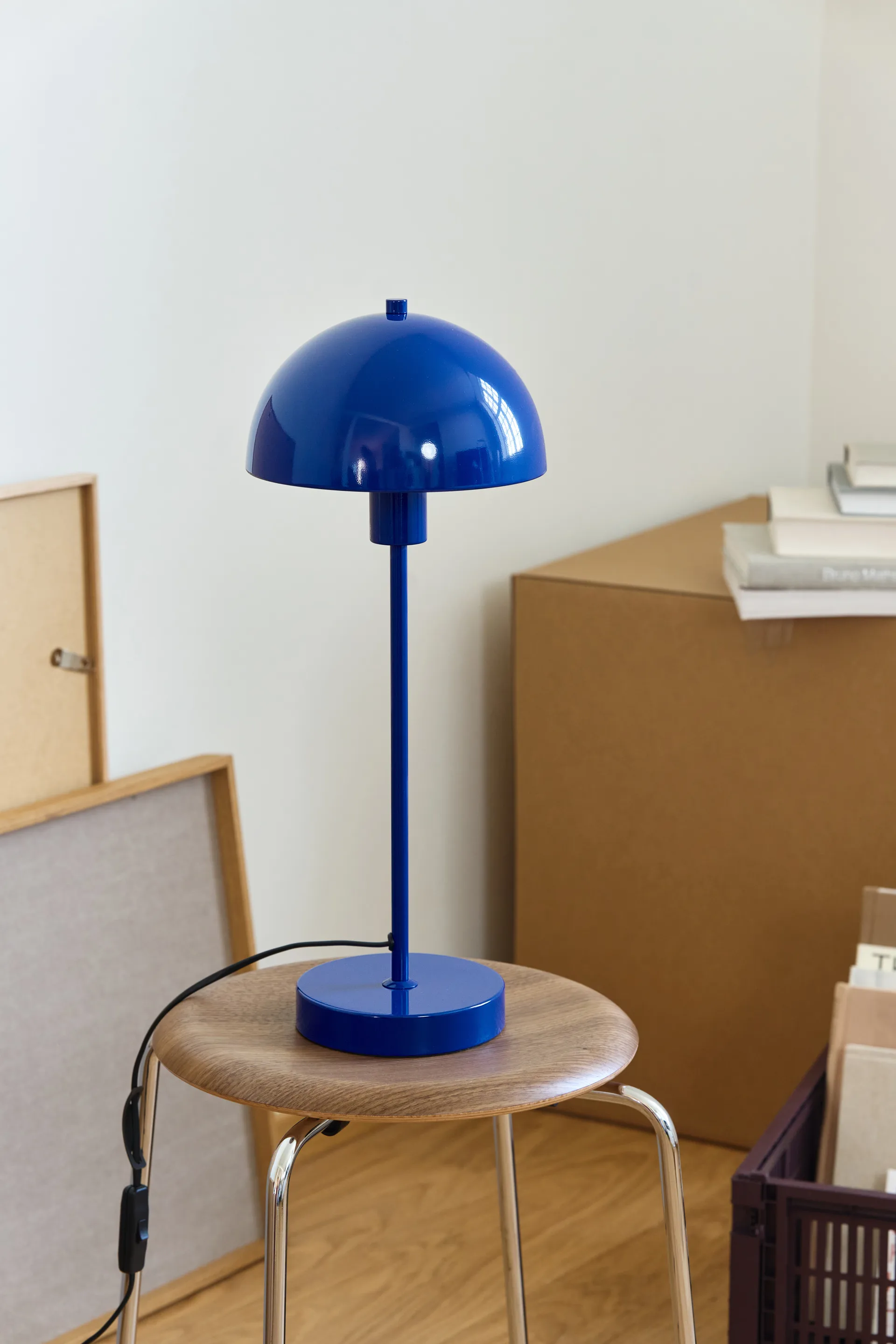 Vienda table lamp, Royal blue Herstal