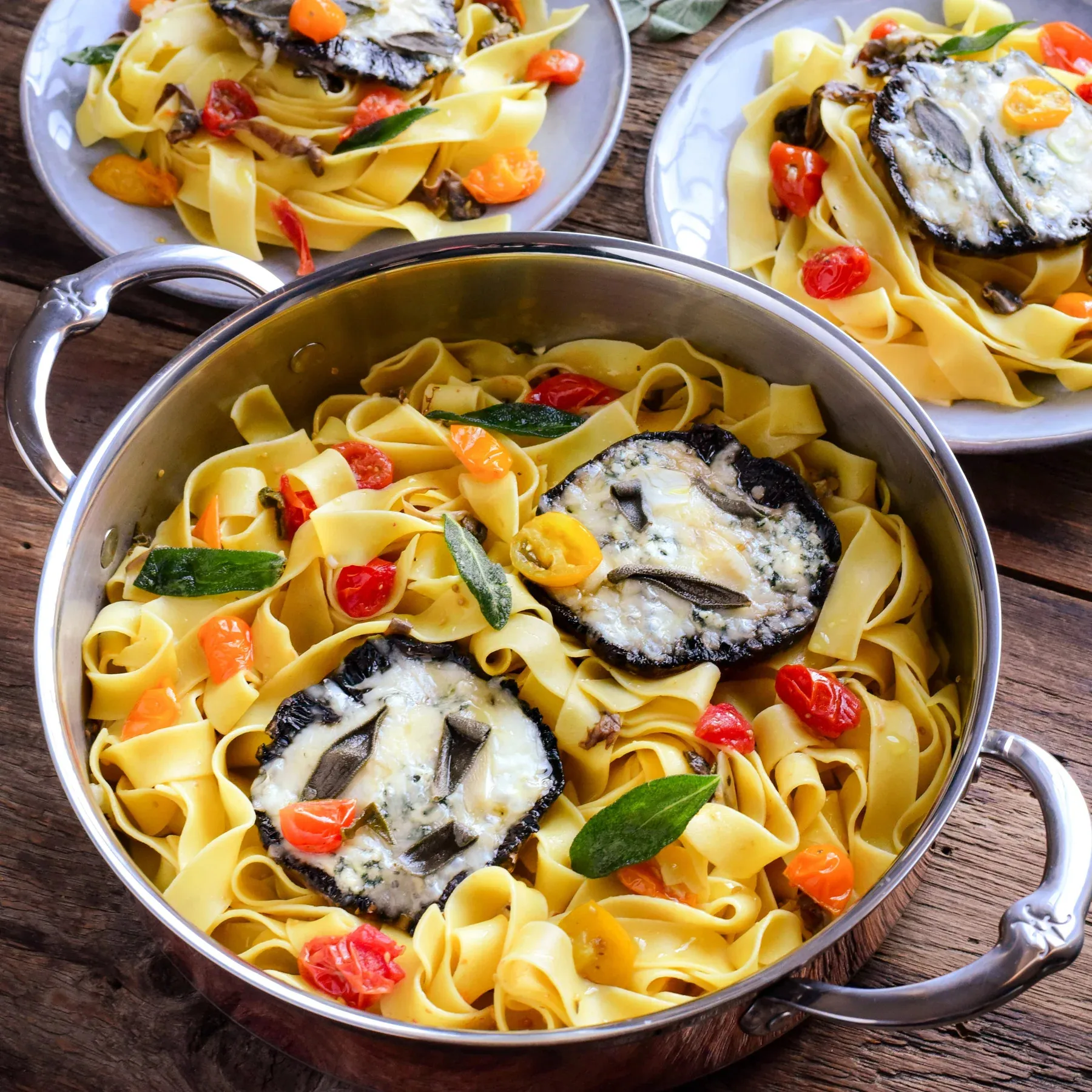 Hestan Copperbond Sauté pan with lid, 3,3 L Hestan