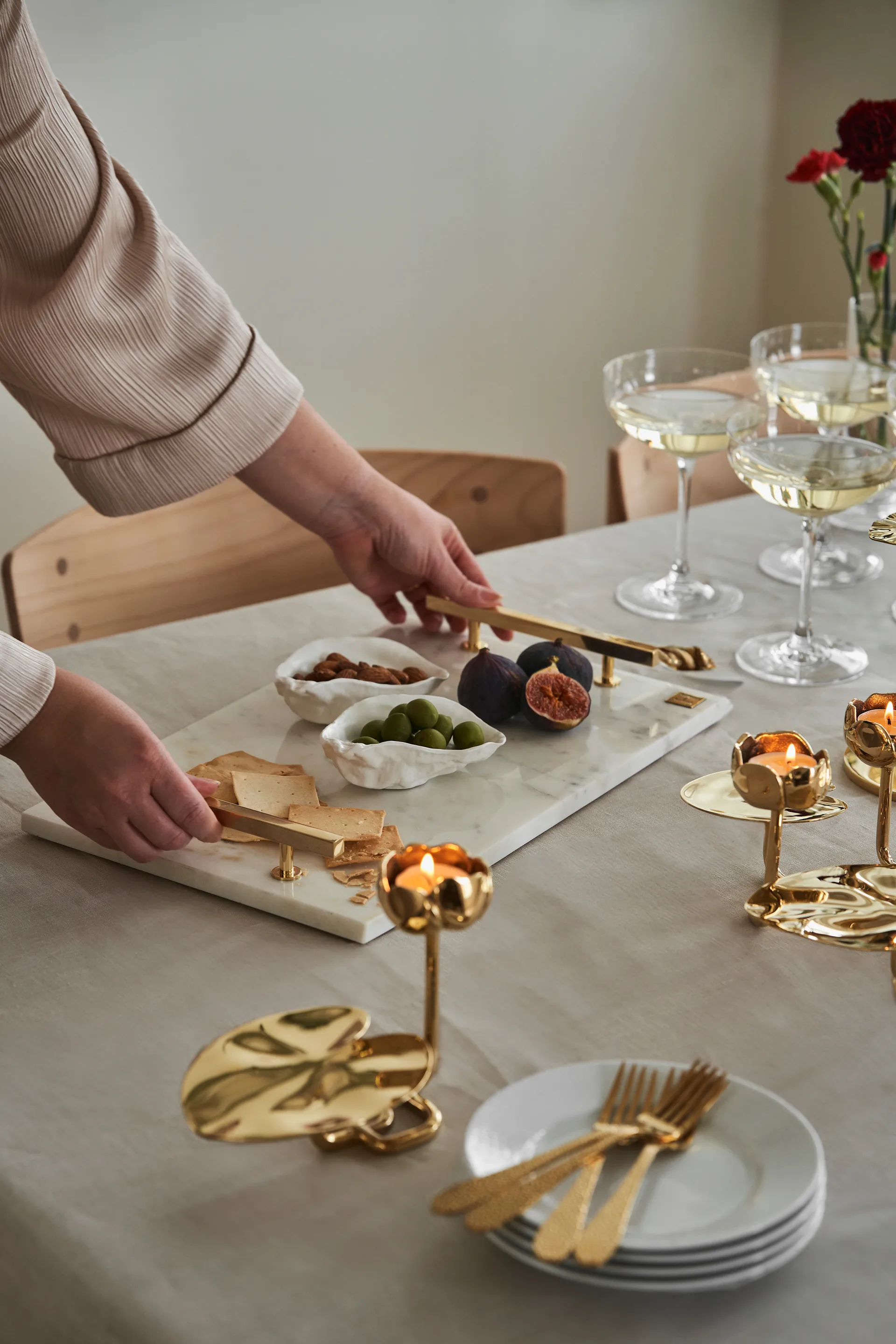 Ninfea No.2 candlestick, Brass Hilke Collection