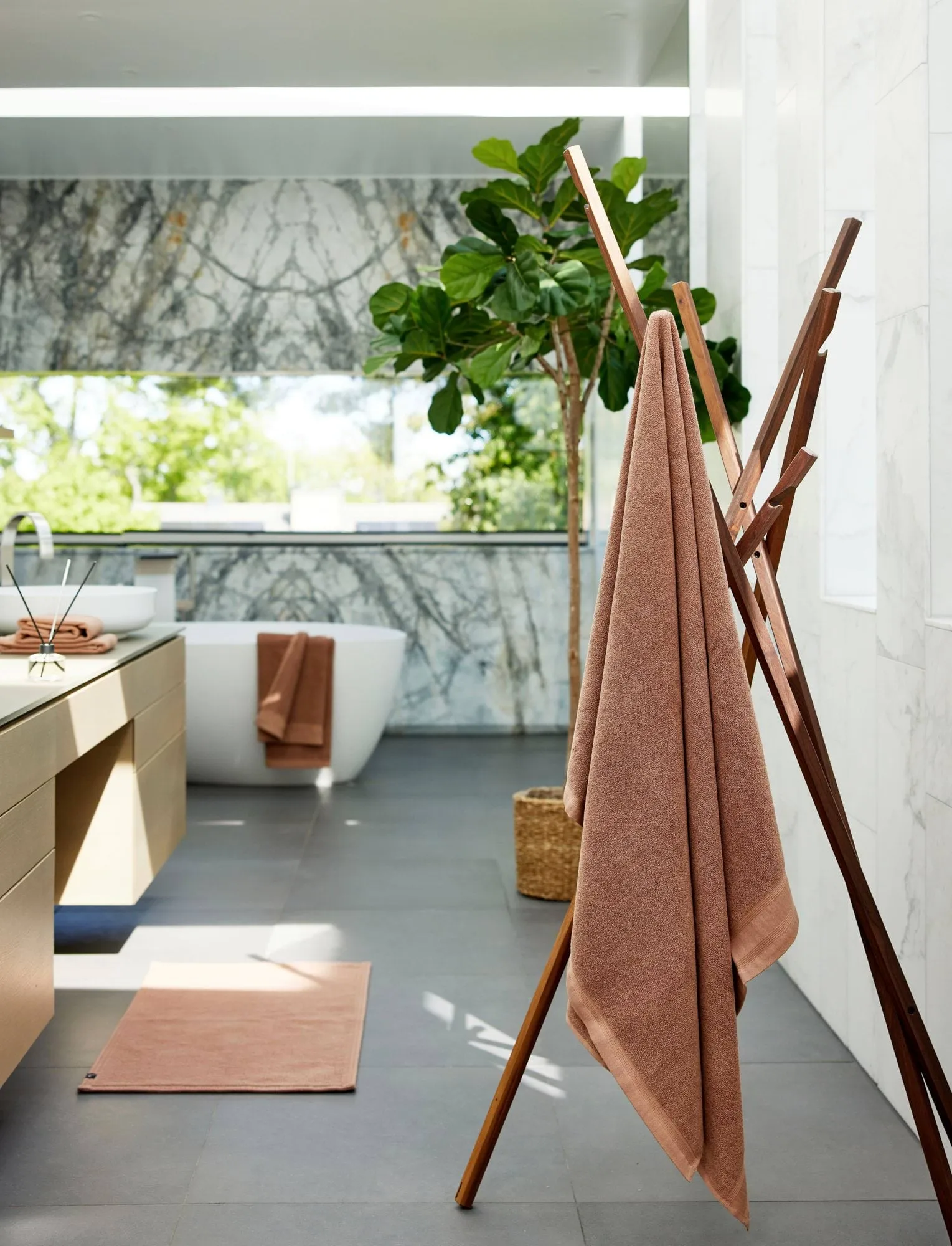 Love bathroom mat 70x110 cm, Grounded (pink) Himla