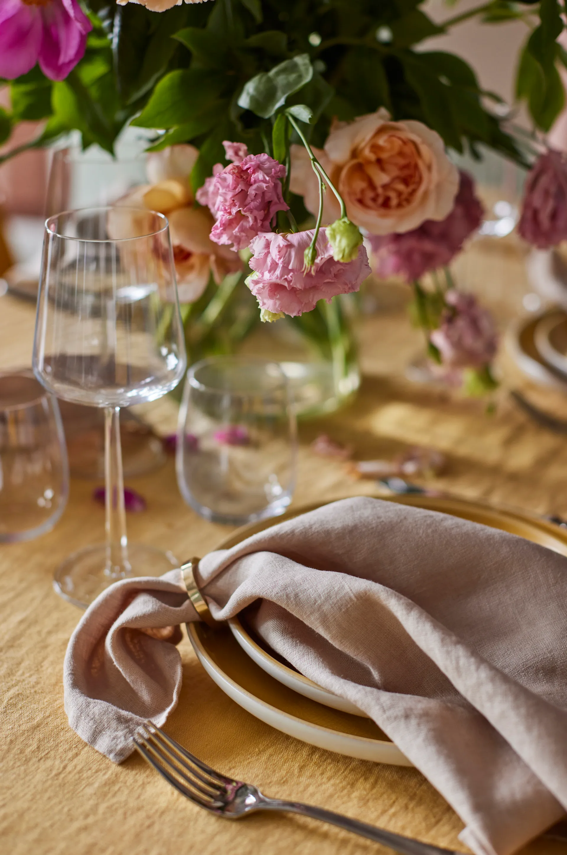 Sunshine tablecloth 140x330 cm, Honey (yellow) Himla