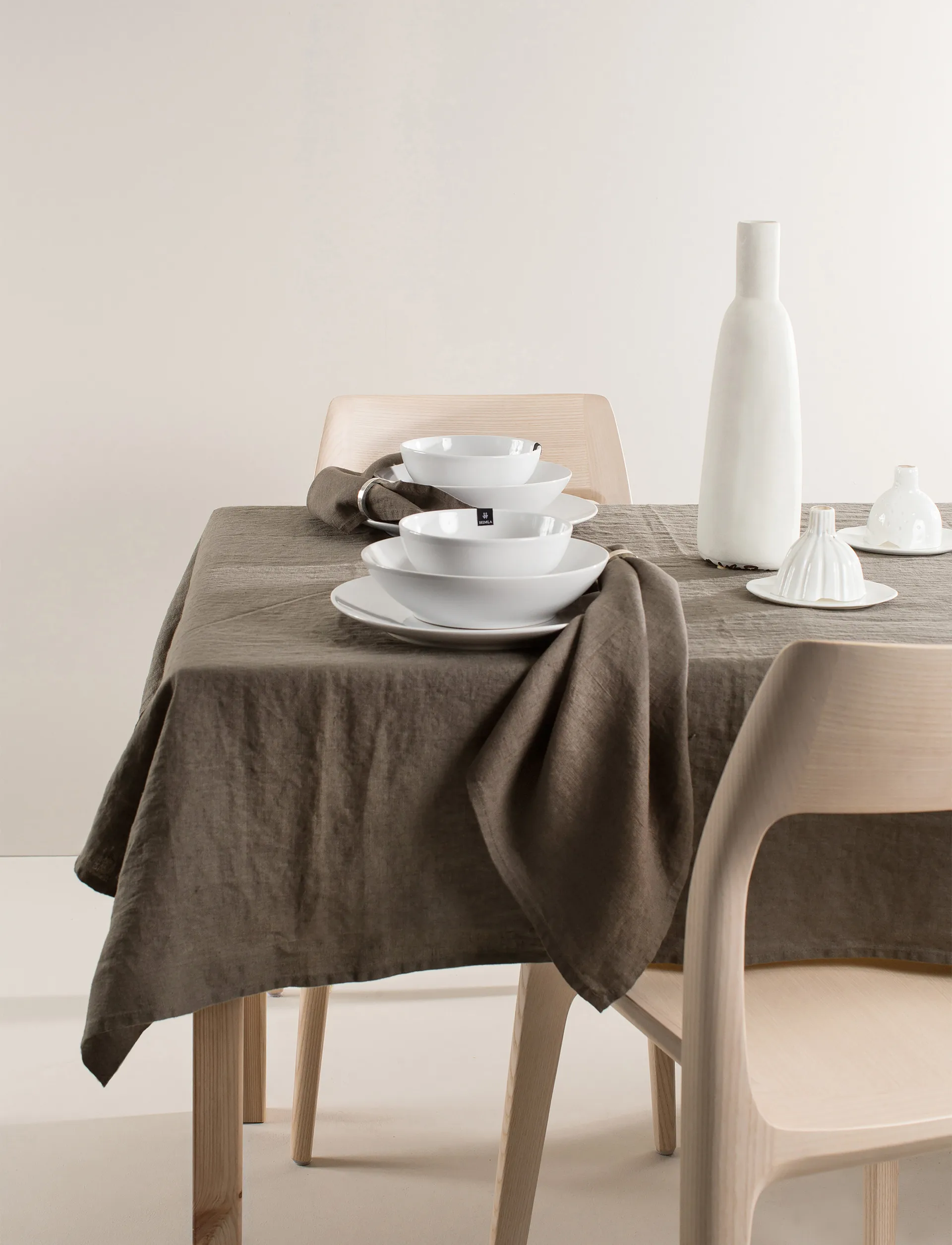 Sunshine tablecloth, Coffee, 145x250 cm Himla