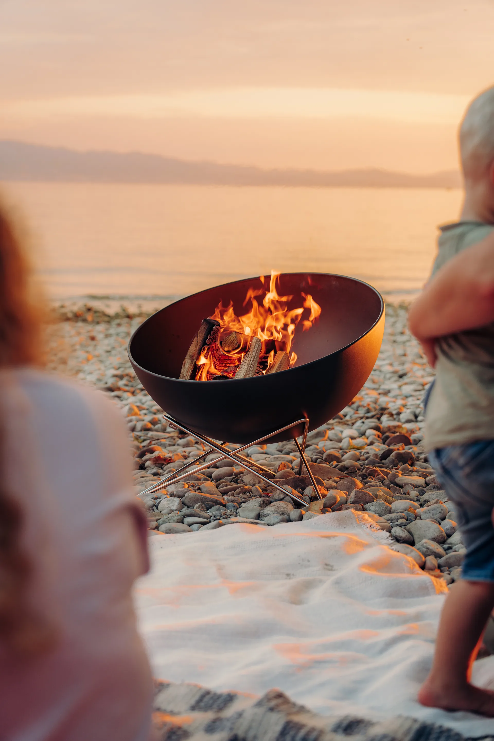 BOWL 57 fireplace, Black-silver, star base Höfats