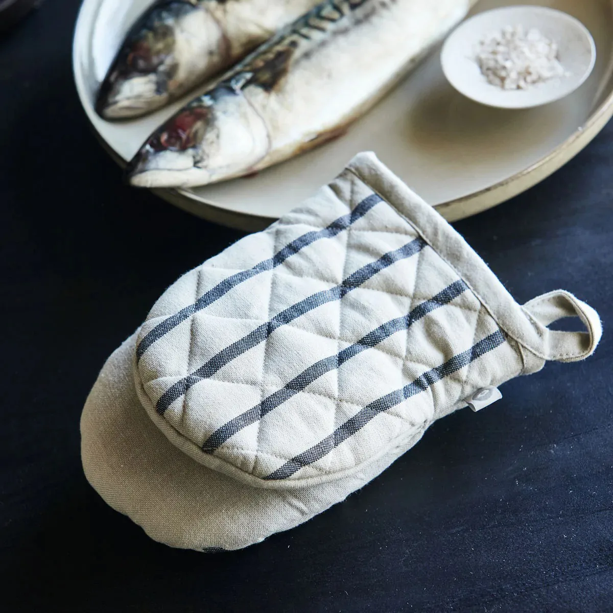 Chef oven glove, Black House Doctor