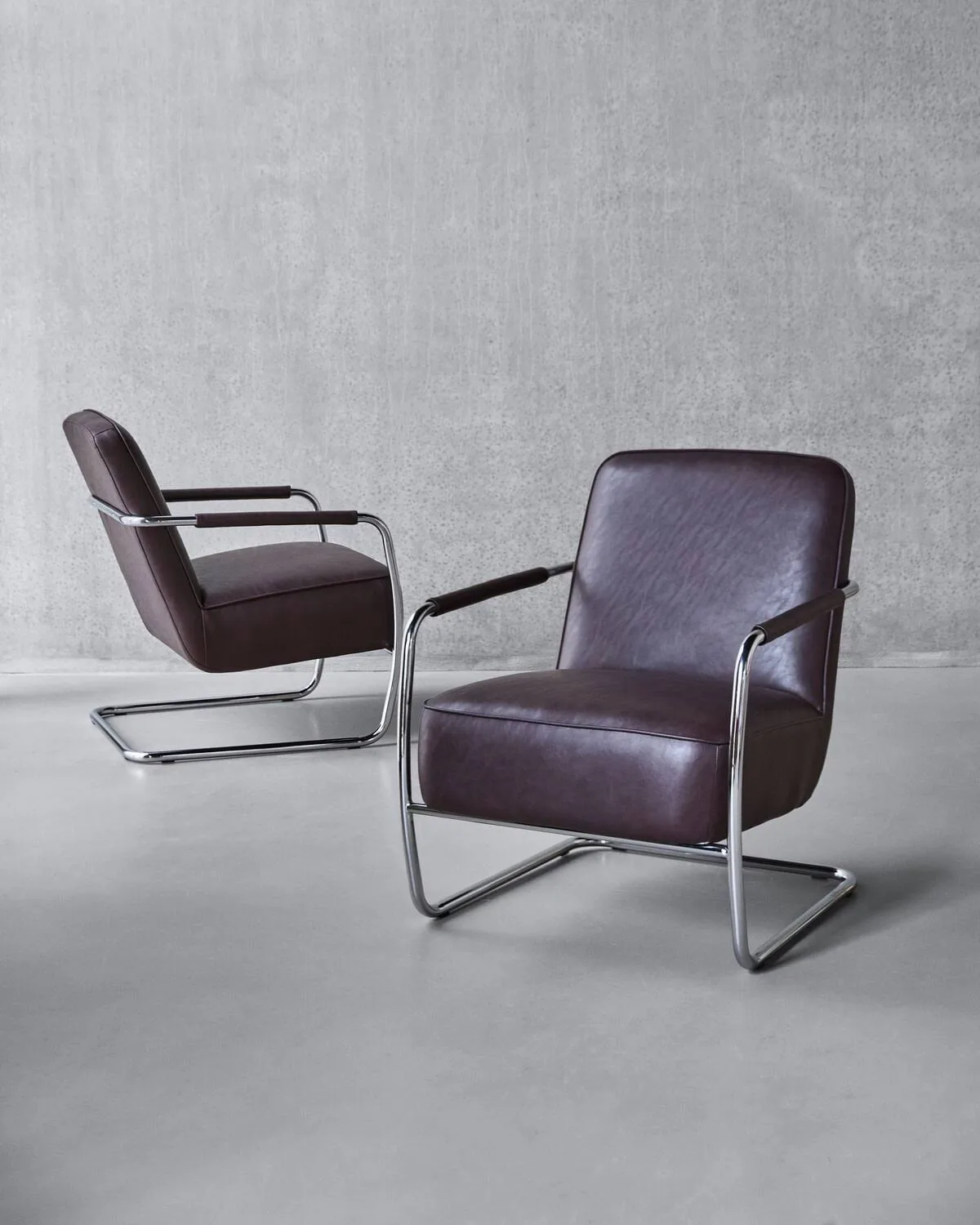 Comma lounge chair, Mulberry, chrome House Doctor