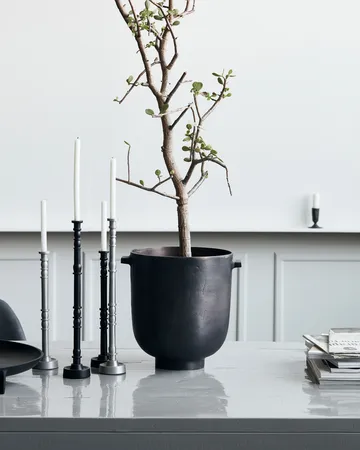 Foem flowerpot Ø25 cm - Browned brass - House Doctor