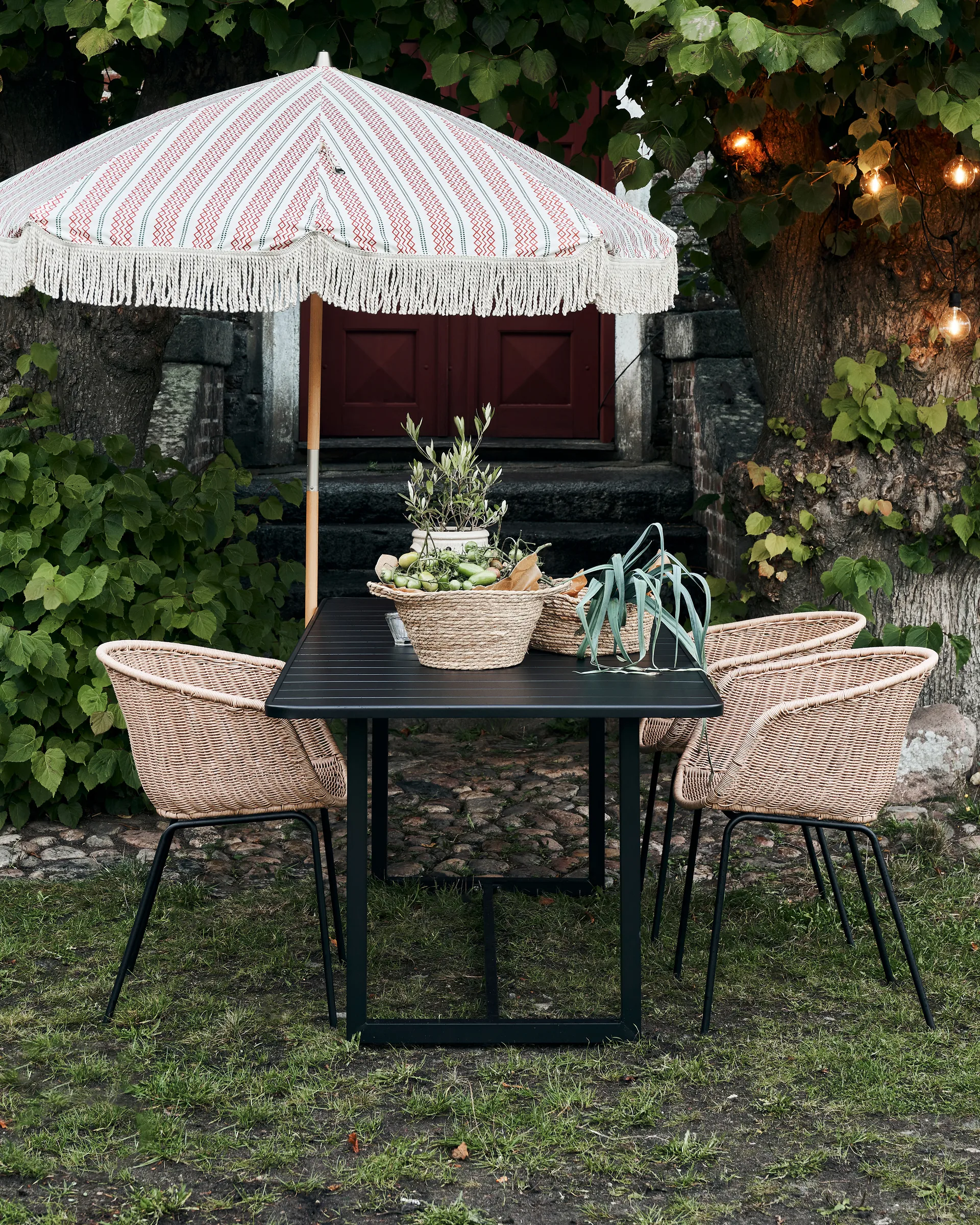 Helo dining table 90x200 cm, Black House Doctor