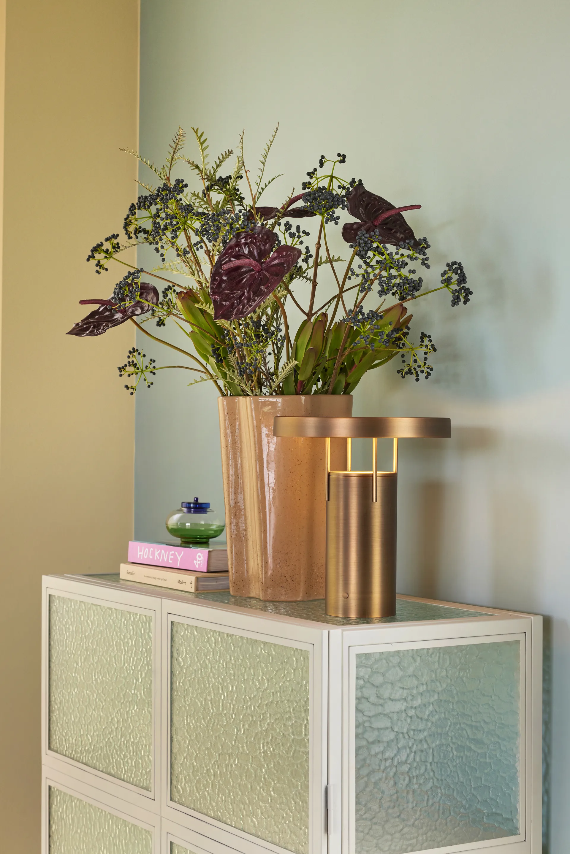 BringMe portable table lamp, Burnished brass, 28 cm Hübsch