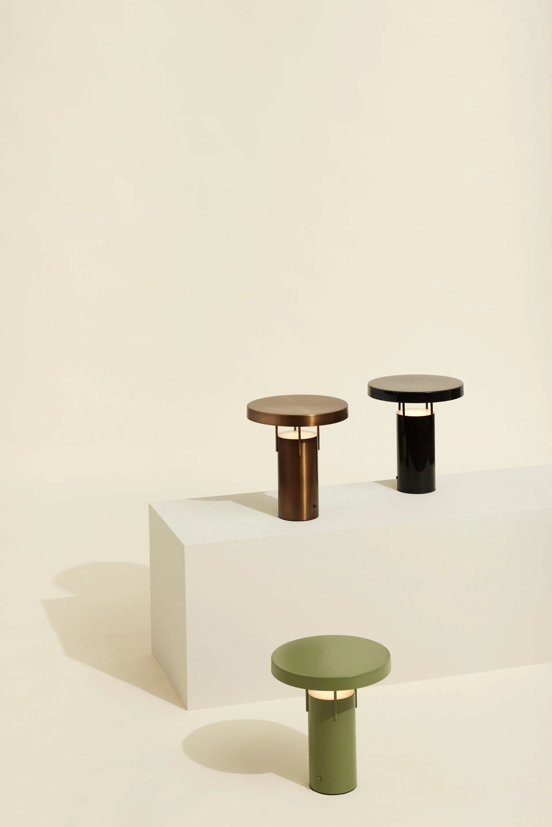 BringMe portable table lamp, Burnished brass, 28 cm Hübsch