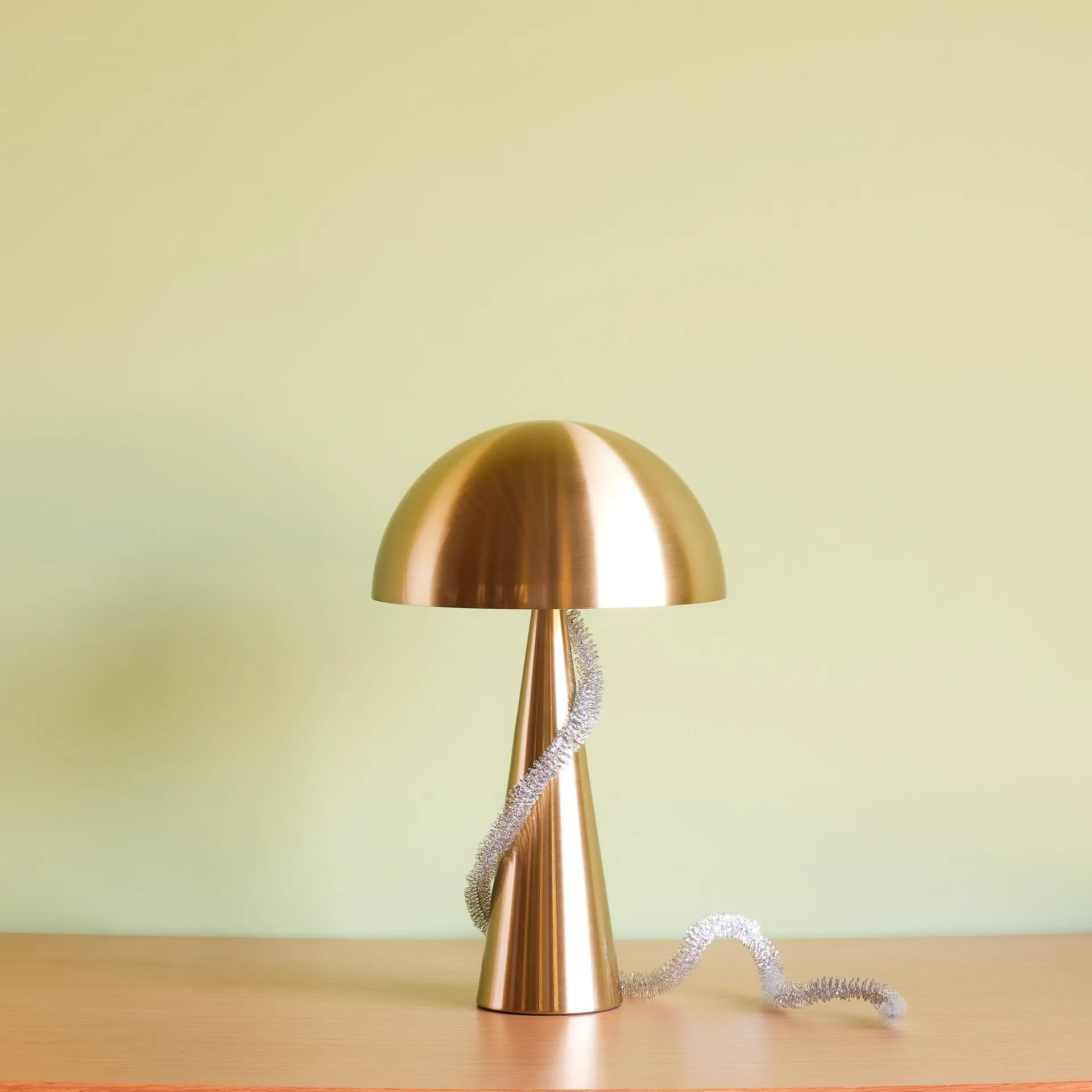 Mush table lamp, Brass, tall 50 cm Hübsch Interior