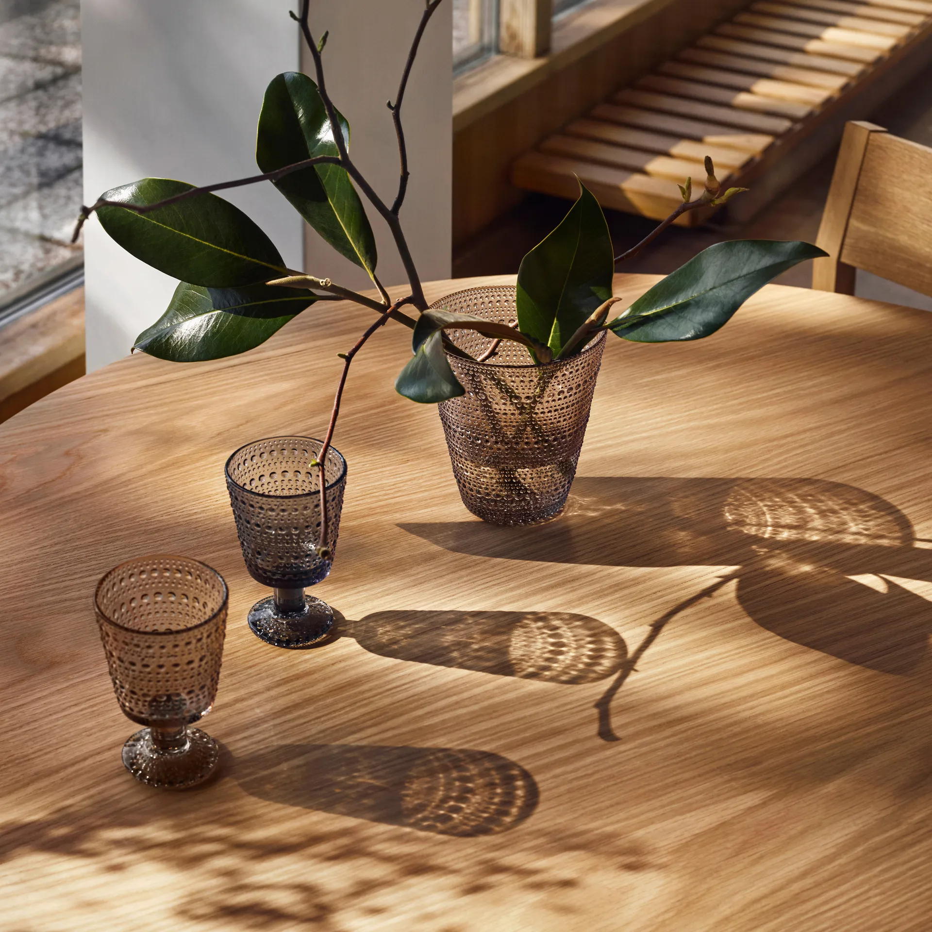 Kastehelmi drinking glass with stem 26 cl 2-pack, dark grey Iittala