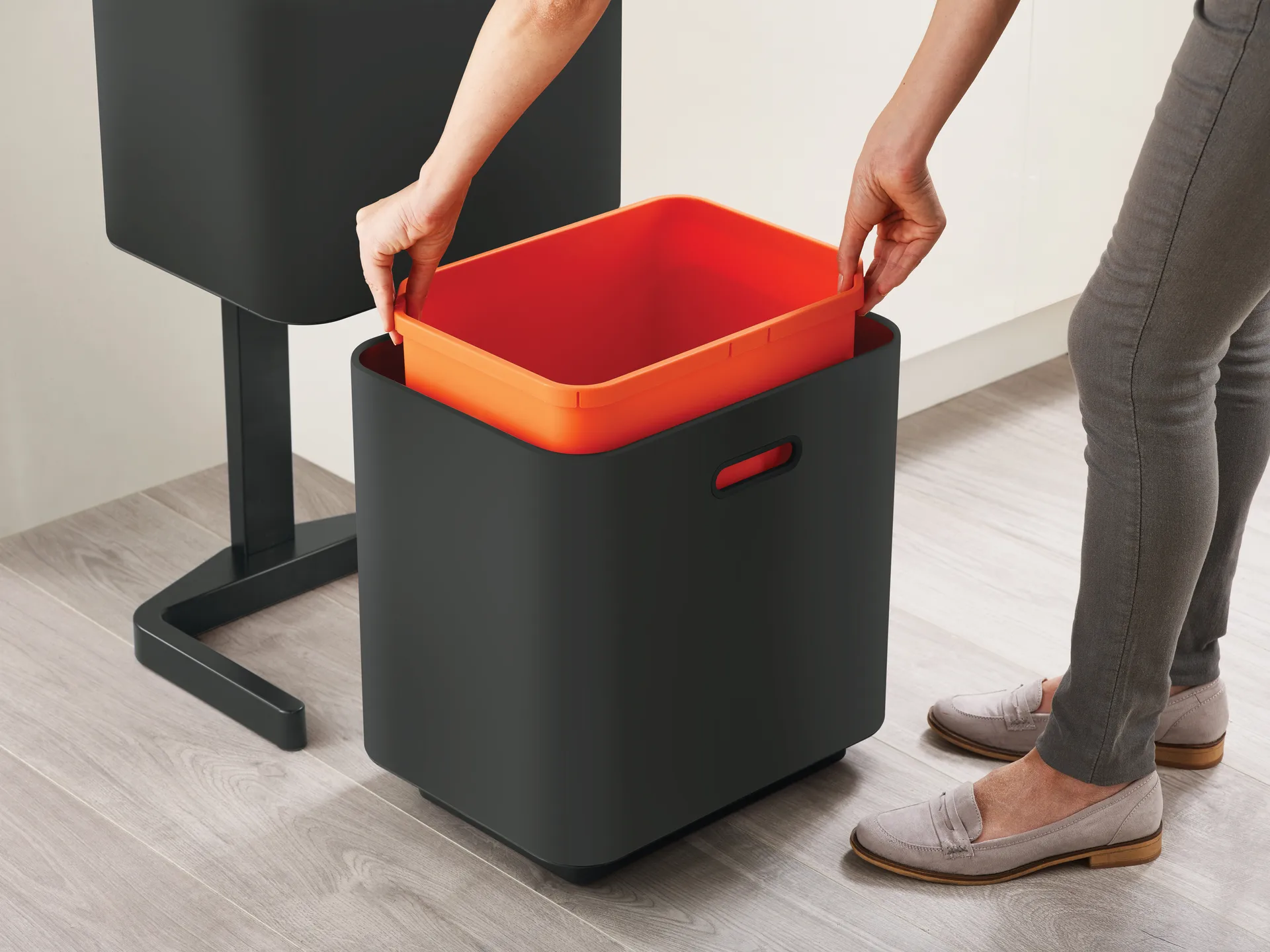 Joseph Joseph Totem Max trash bin 60 L, Carbon black Joseph Joseph