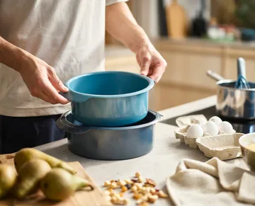 Nest Bake round baking pan 2-piece set - Blue - Joseph Joseph