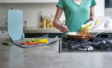 Nest Chop cutting board - Opal - Joseph Joseph