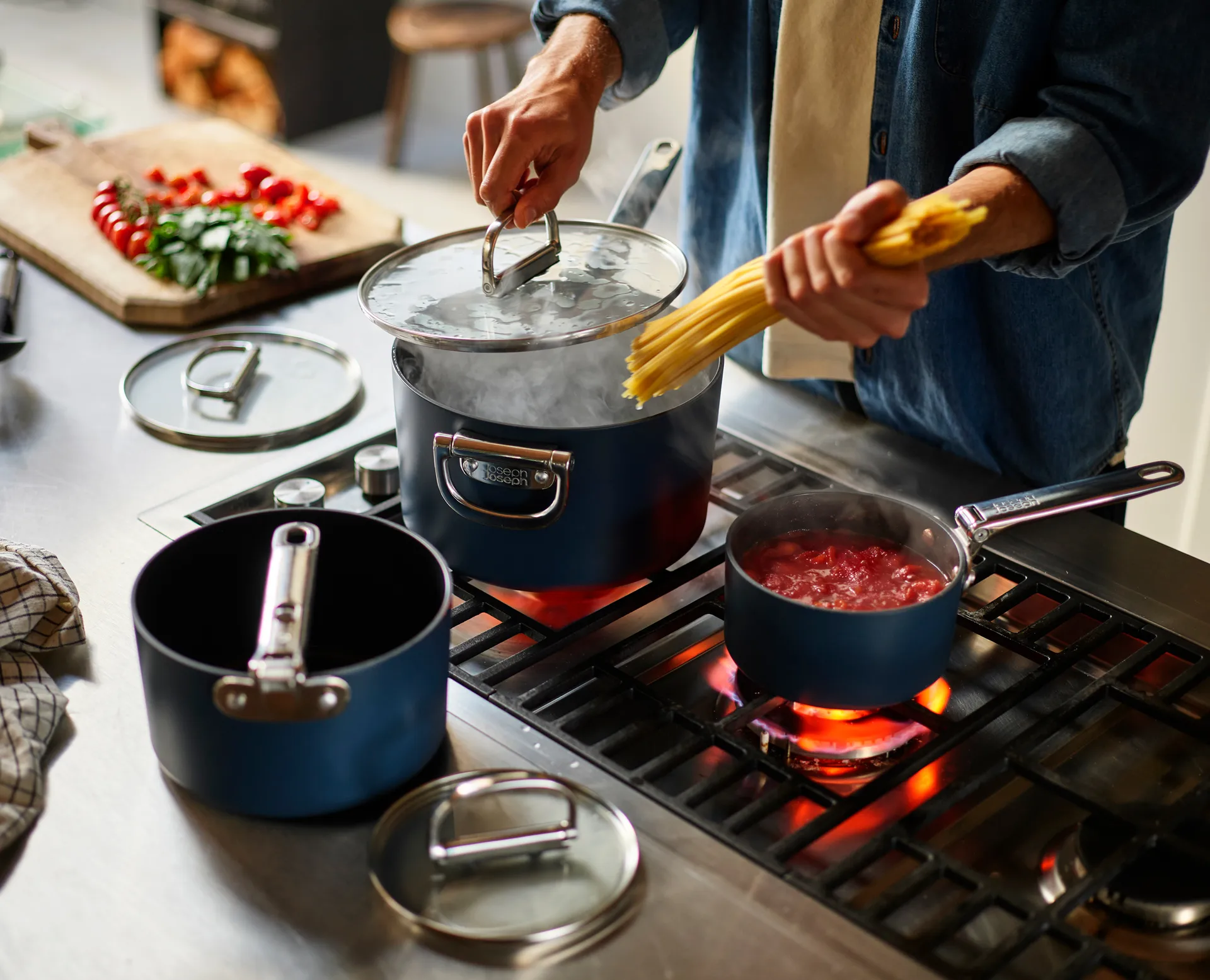Space non-stick saucepan with lid Ø19 cm, Blue Joseph Joseph