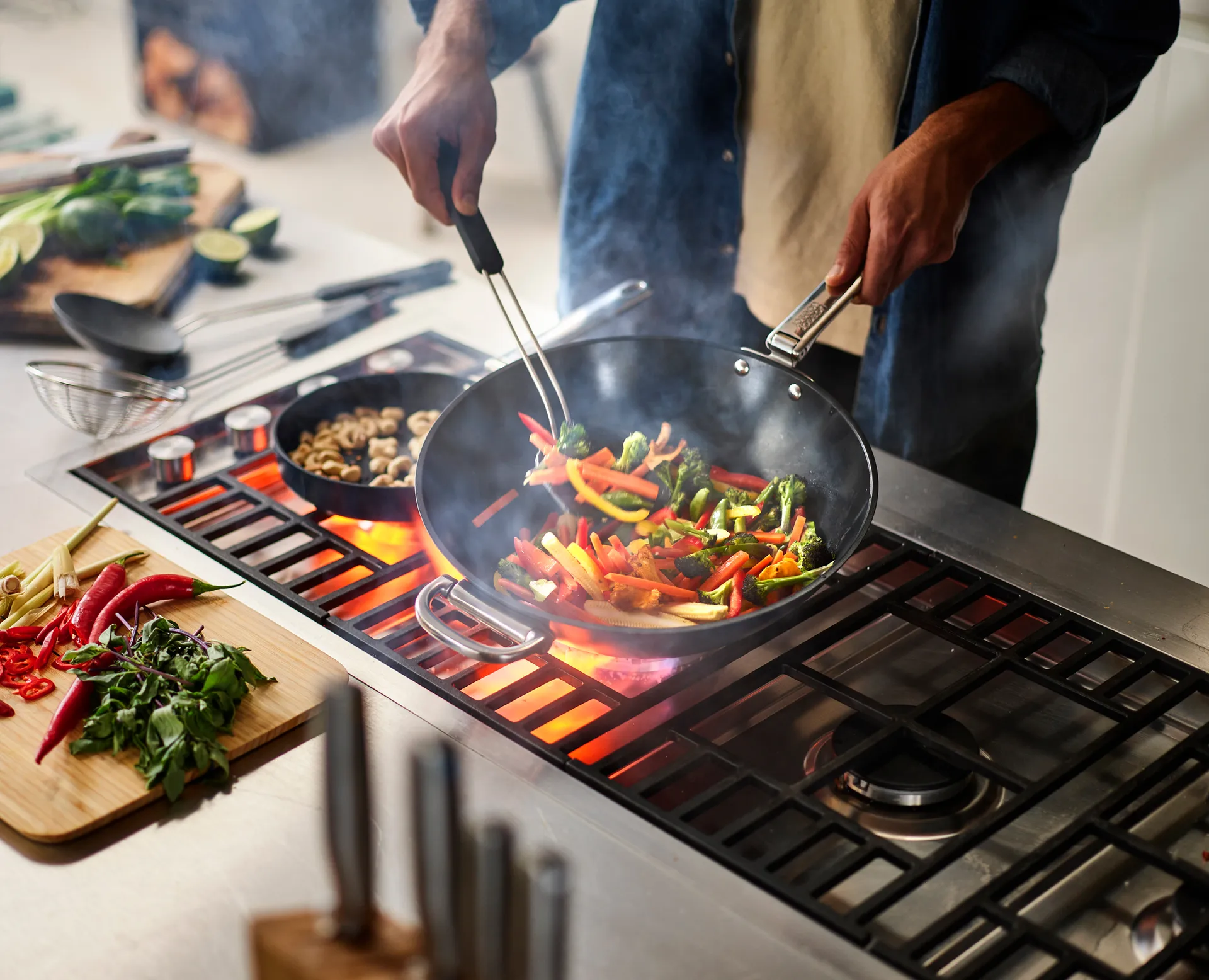 Space non stick wok pan, Ø32 cm Joseph Joseph