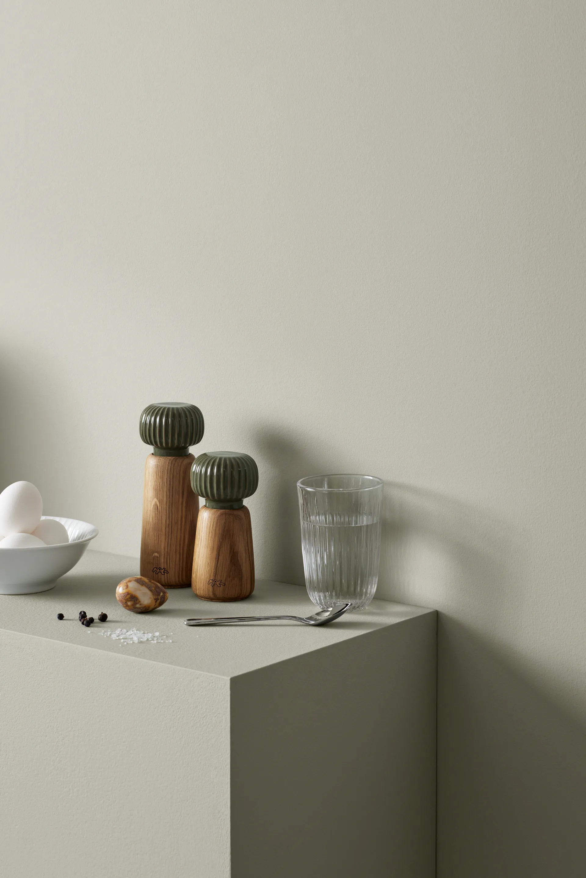 Hammershøi spice mill large, Dark green, 18 cm Kähler