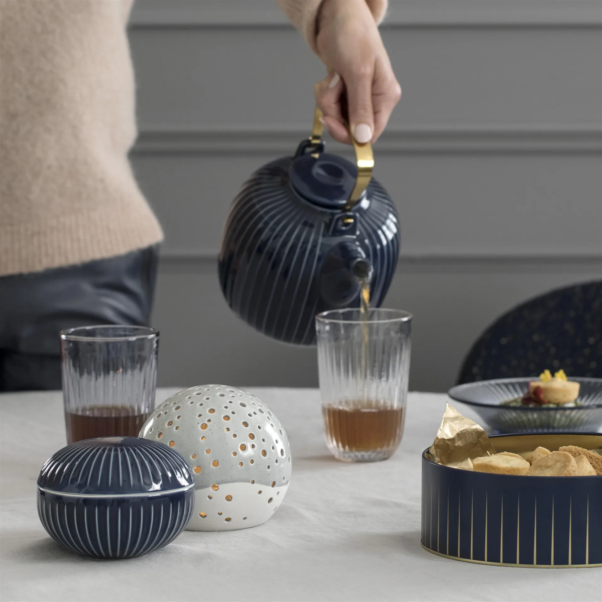 Hammershøi teapot, indigo Kähler