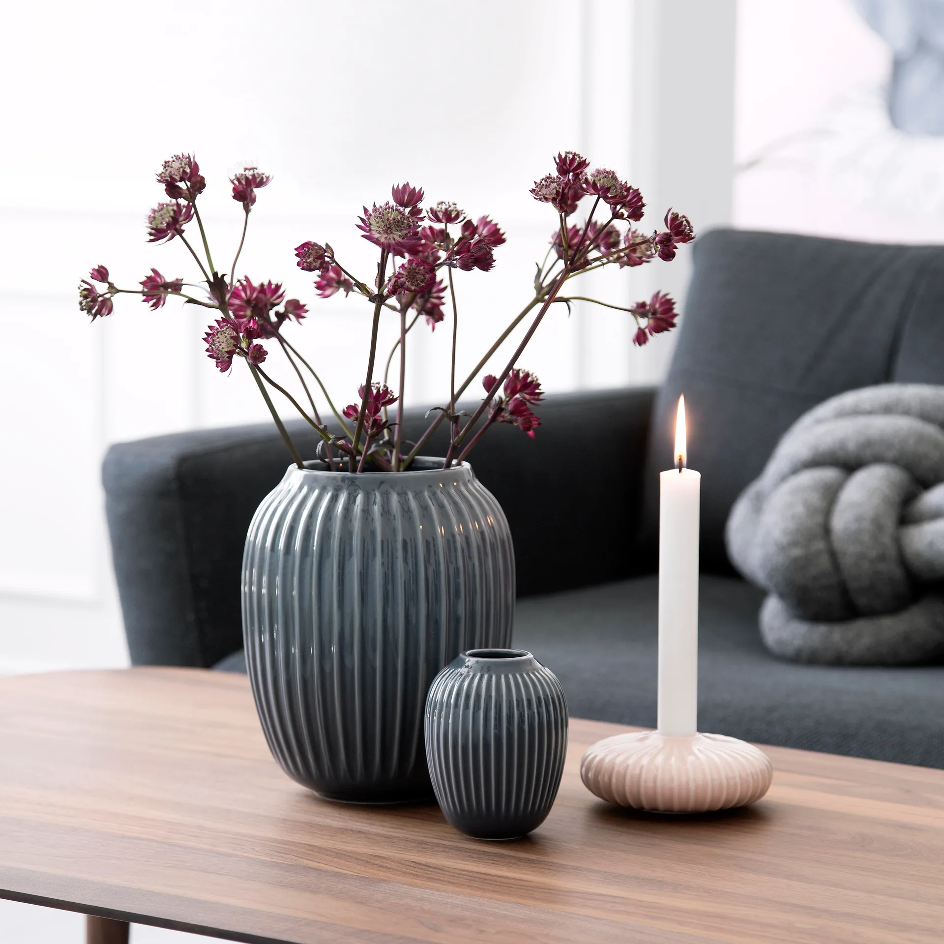 Hammershøi vase, Anthracite grey, medium 21 cm Kähler