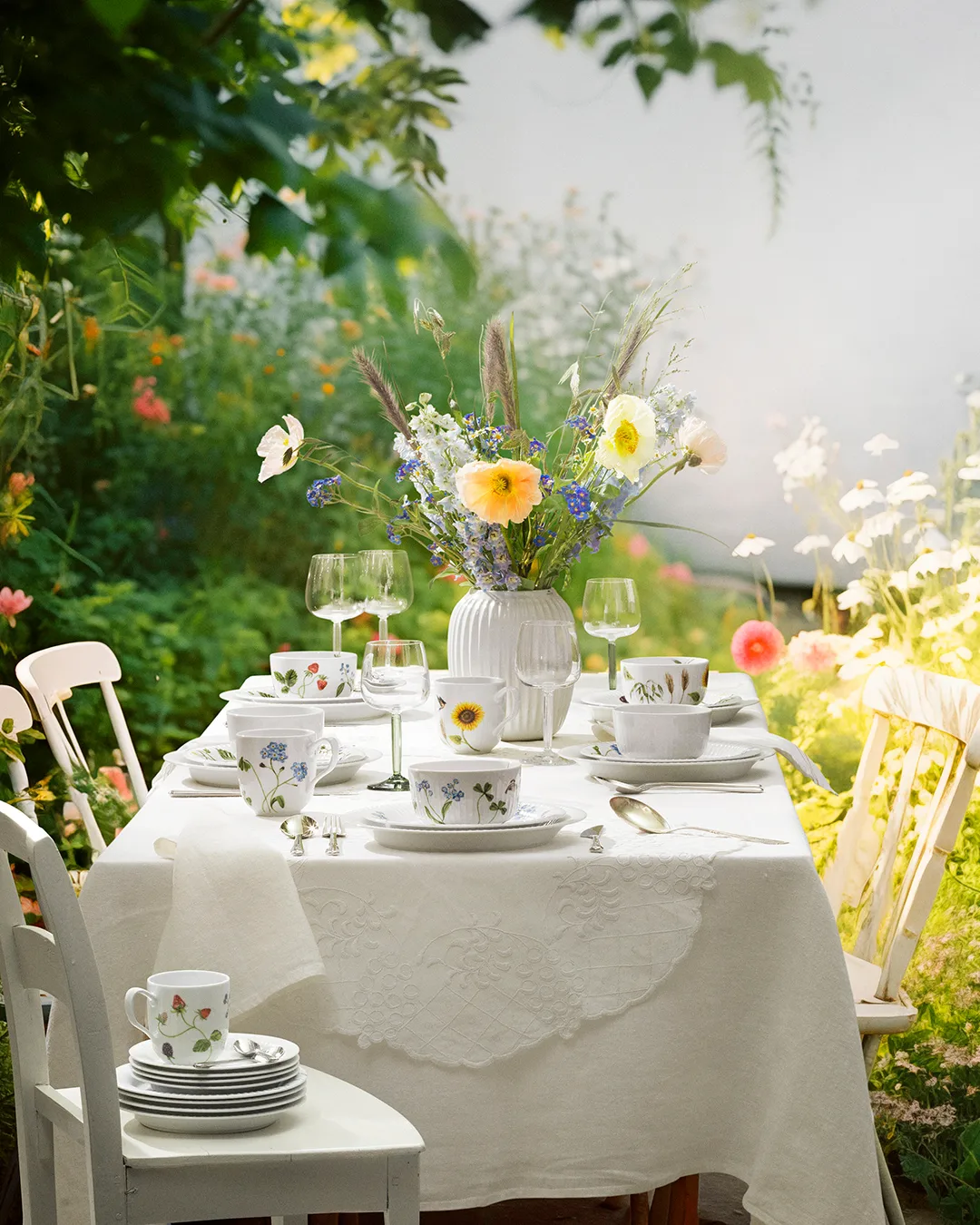 Hammershøi vase medium, white Kähler