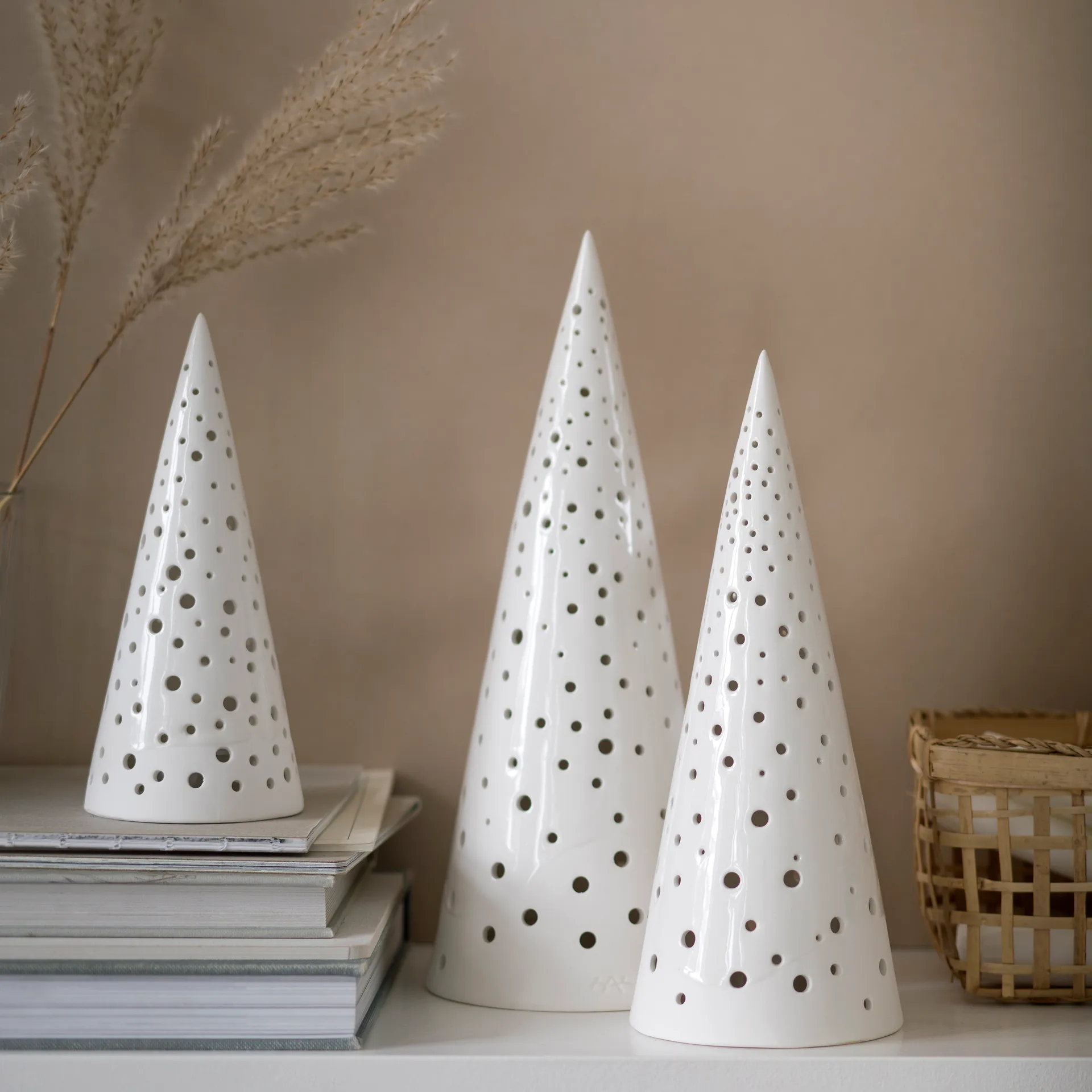 Nobili candle holder small, snow white Kähler