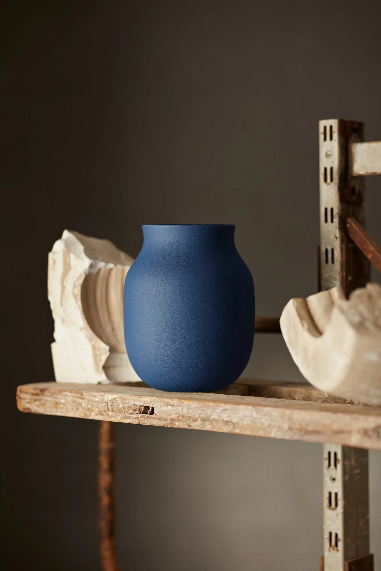 Studio Omaggio vase, Blue, 20 cm Kähler