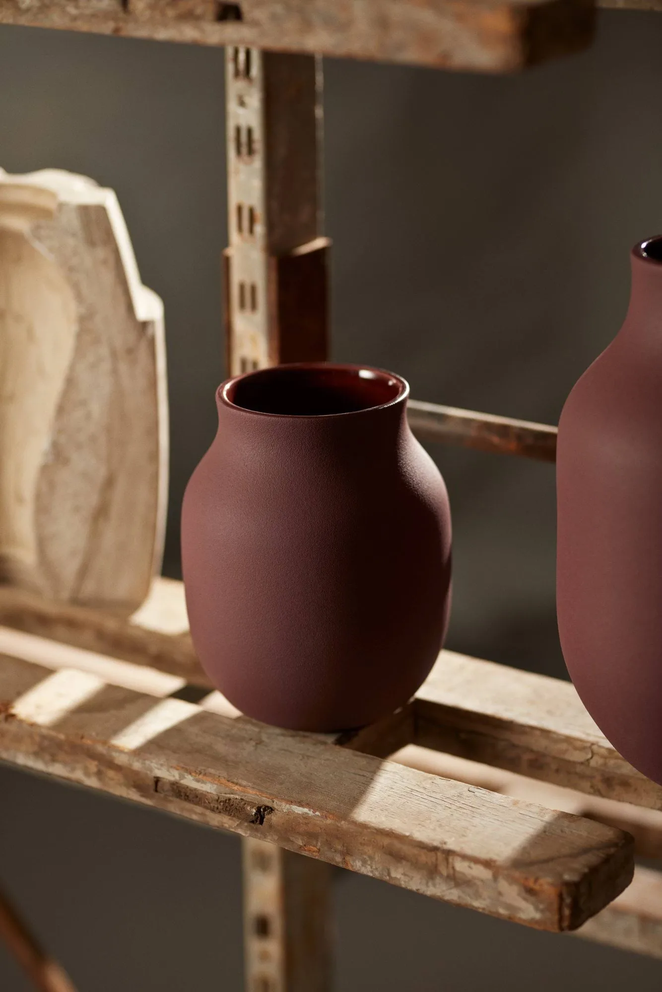 Studio Omaggio vase, Bordeaux, 20 cm Kähler