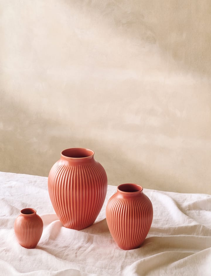 Knabstrup vase ribbed 20 cm, Coral Knabstrup Keramik