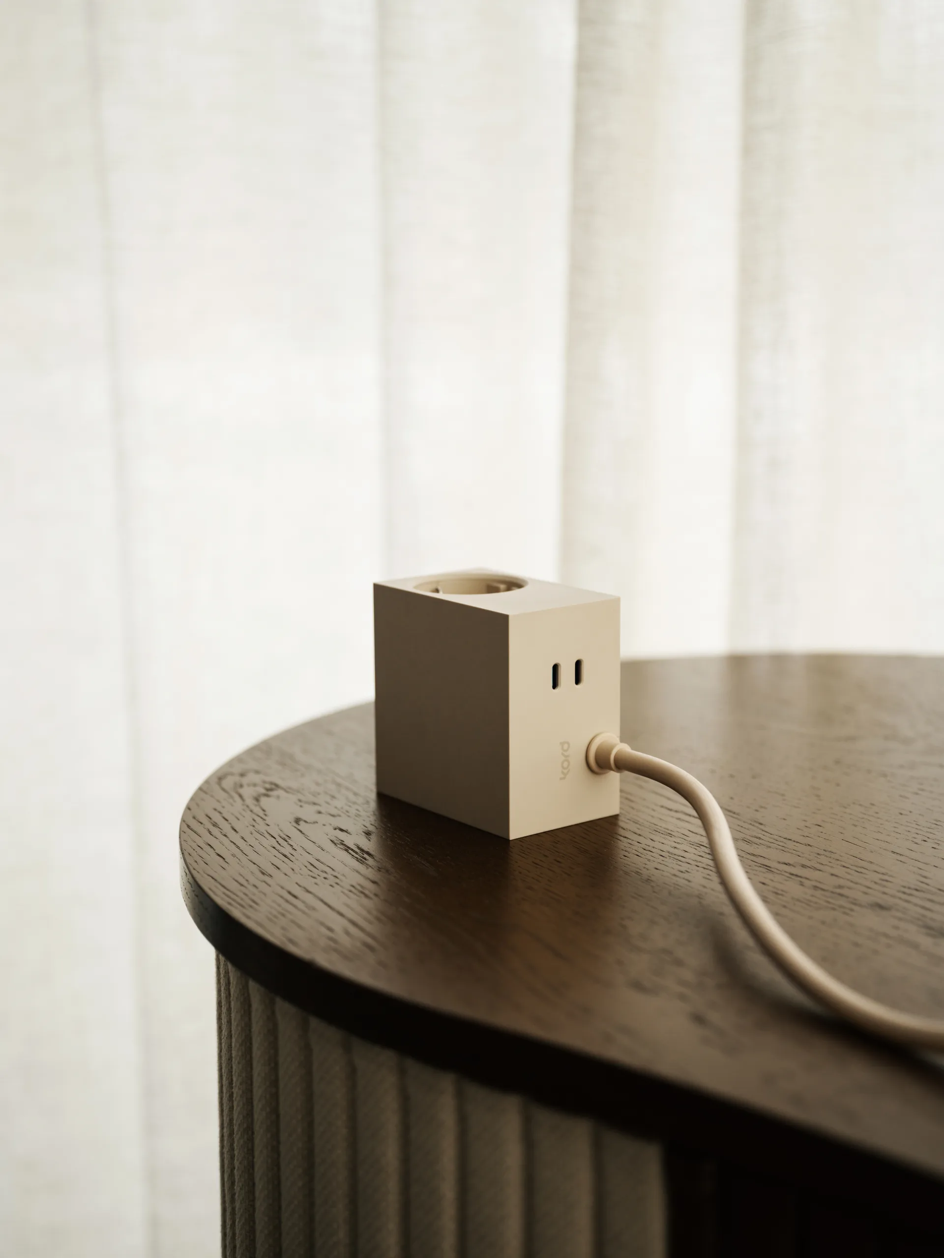 Cuboid+ outlet USB-C 30W 2 m, Pearled Ivory Kord