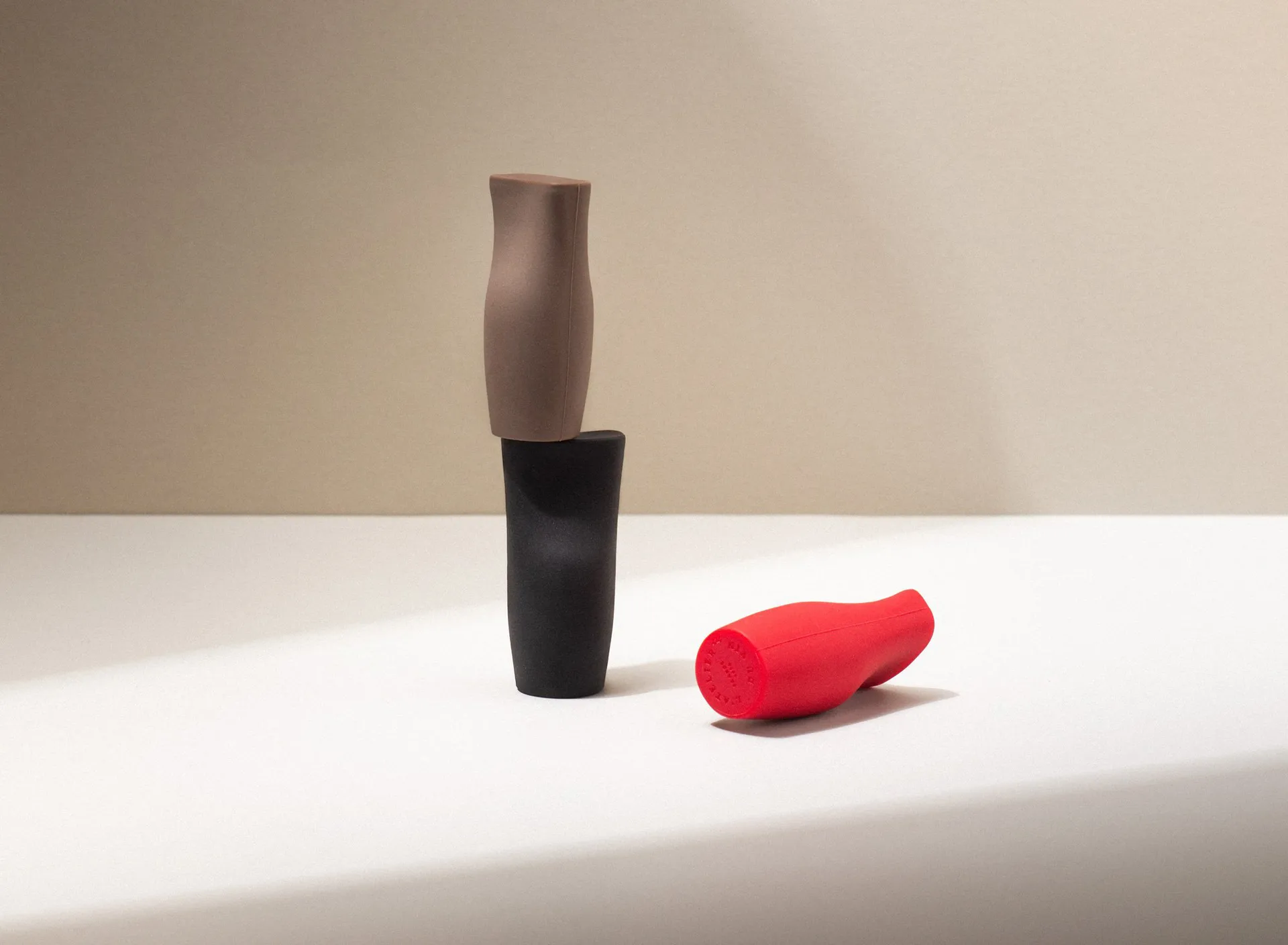 Le Bouchon Universel wine stopper, Red-black-brown L'Atelier du Vin