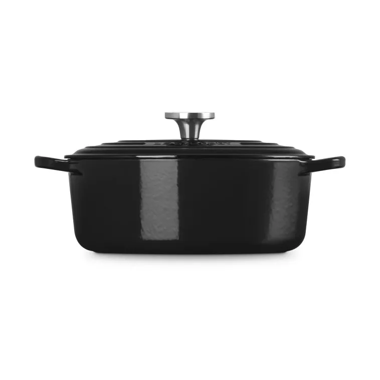 Le Creuset Signature cast iron oval casserole, Black, 4.1 l Le Creuset