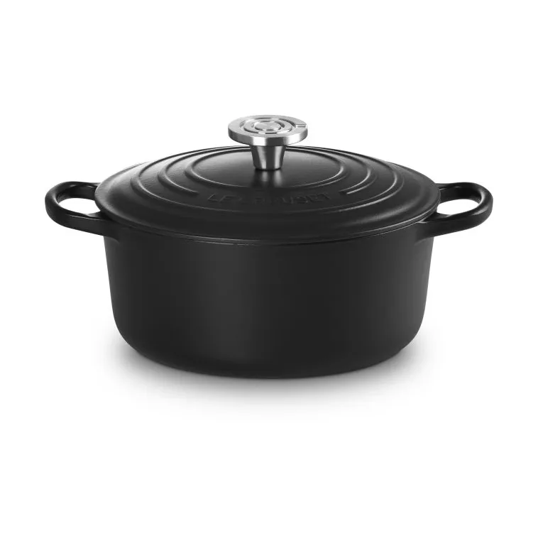 Le Creuset Signature cast iron round casserole, Matte Black, 4.2 l Le Creuset