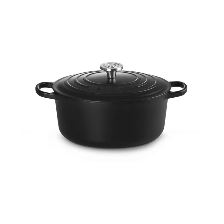 Le Creuset Signature cast iron round casserole - Matte Black, 6.7 l - Le Creuset