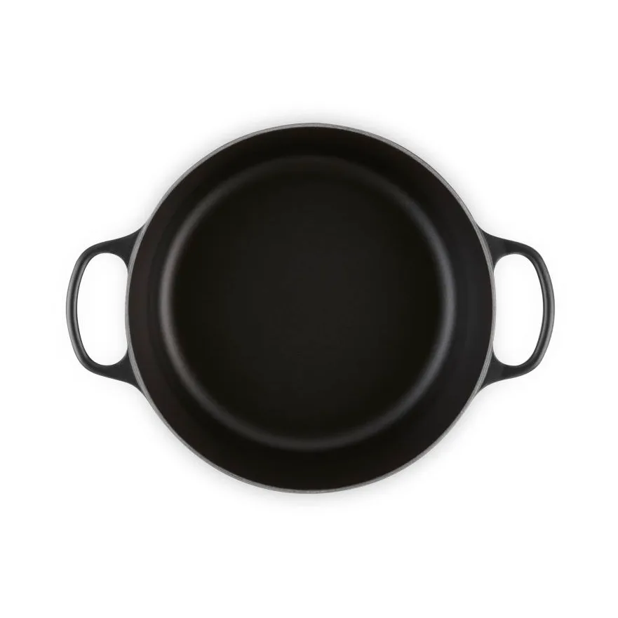 Le Creuset Signature cast iron round casserole, Matte Black, 6.7 l Le Creuset