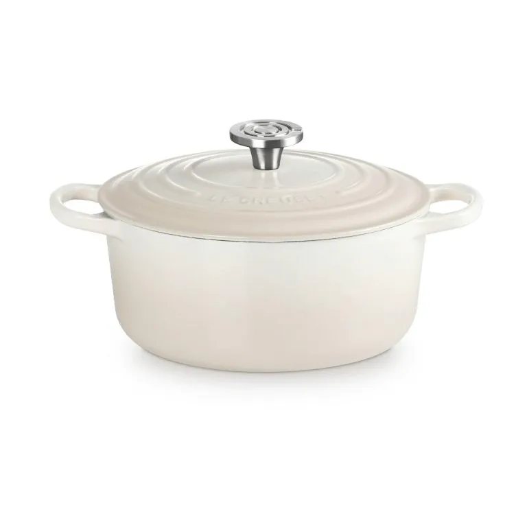 Le Creuset Signature cast iron round casserole, Meringue, 4.2 l Le Creuset