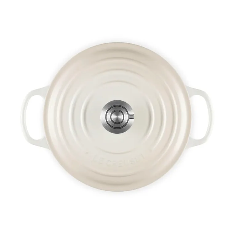 Le Creuset Signature cast iron round casserole, Meringue, 4.2 l Le Creuset