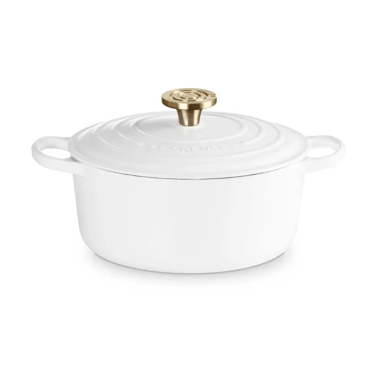 Le Creuset Signature cast iron round casserole, White, 4.2 l Le Creuset