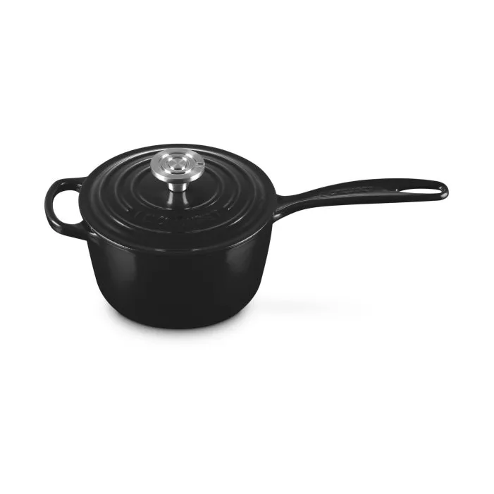 Le Creuset Signature cast iron saucepan, Black, 1.5 l Le Creuset