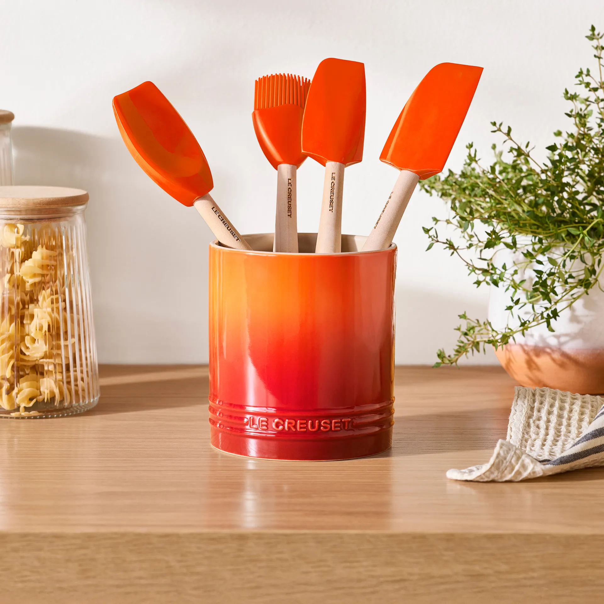 Signature stoneware cutlery and utensil jar 1.1 L, Volcanic Le Creuset