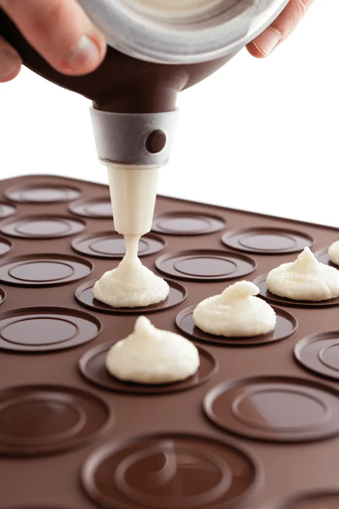 Lékué macarons baking mat silicone 40 cm, Brown Lékué